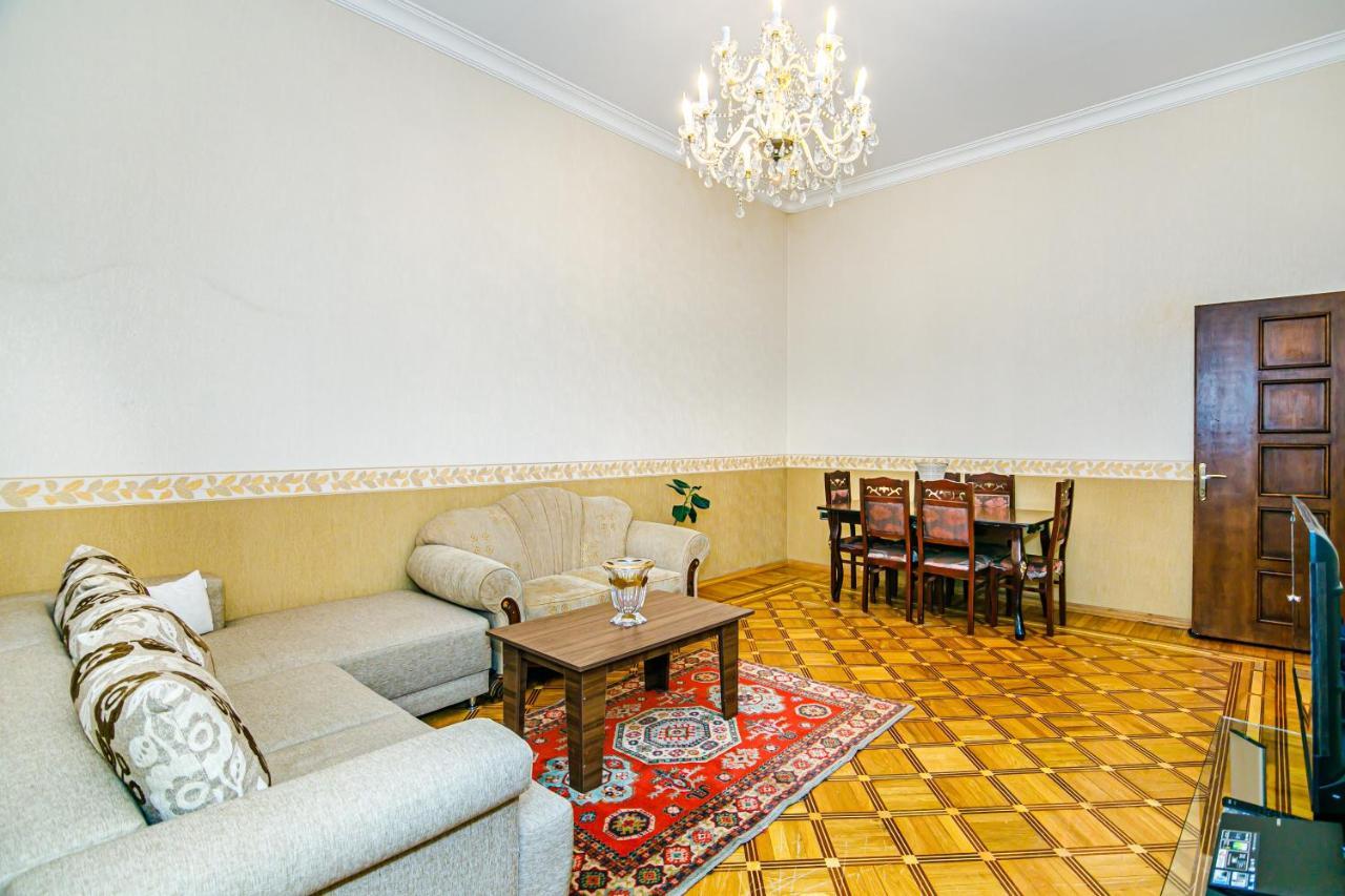 Continental 4 *
