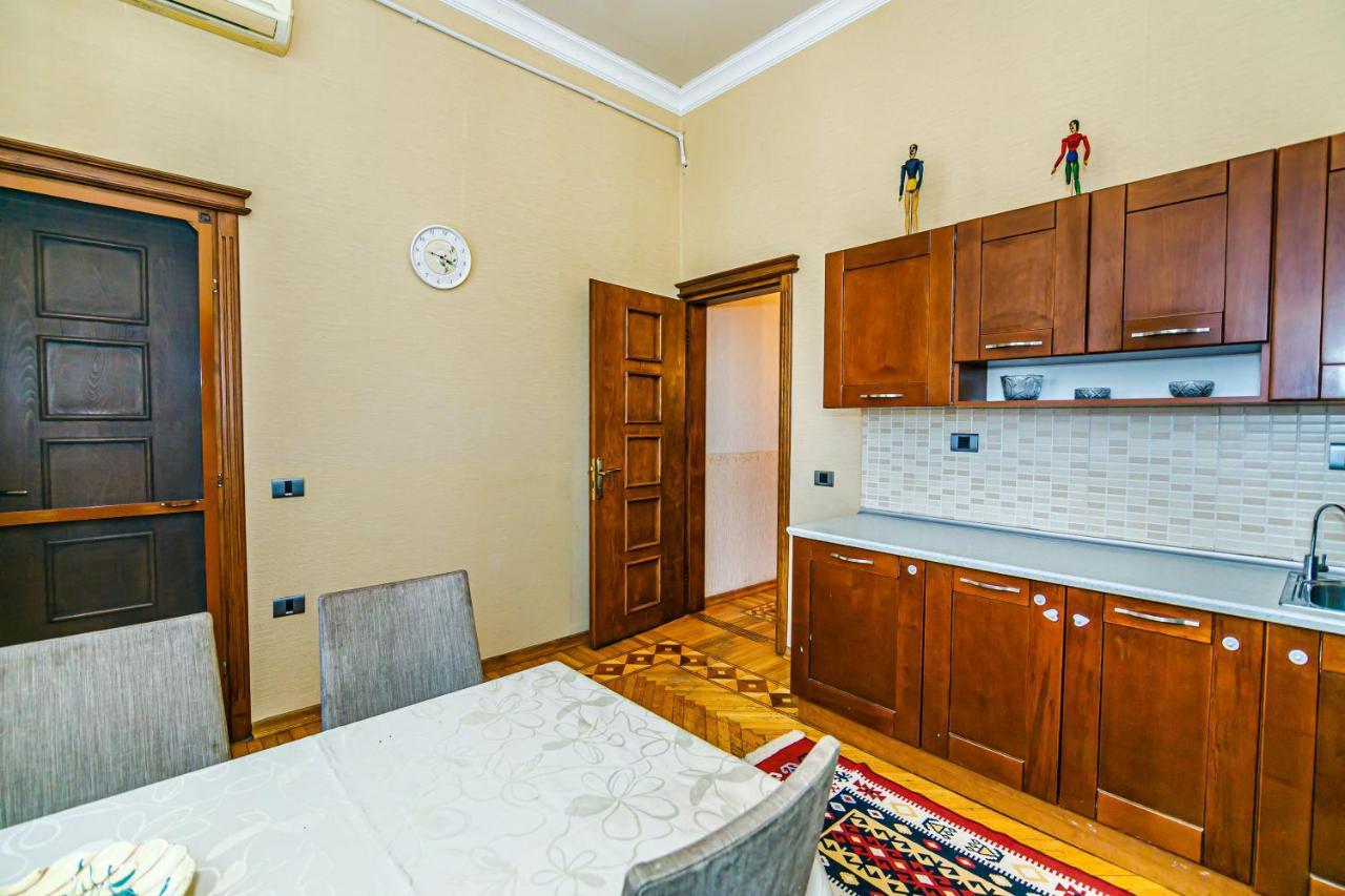 Continental 4 *